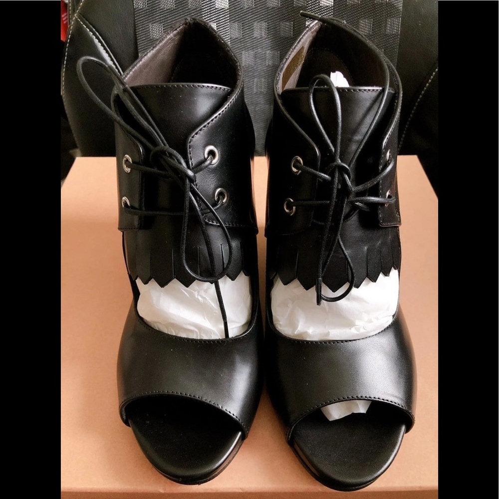 NIB CAPEZZANI Made In Italy Wedge Women Size 5.5